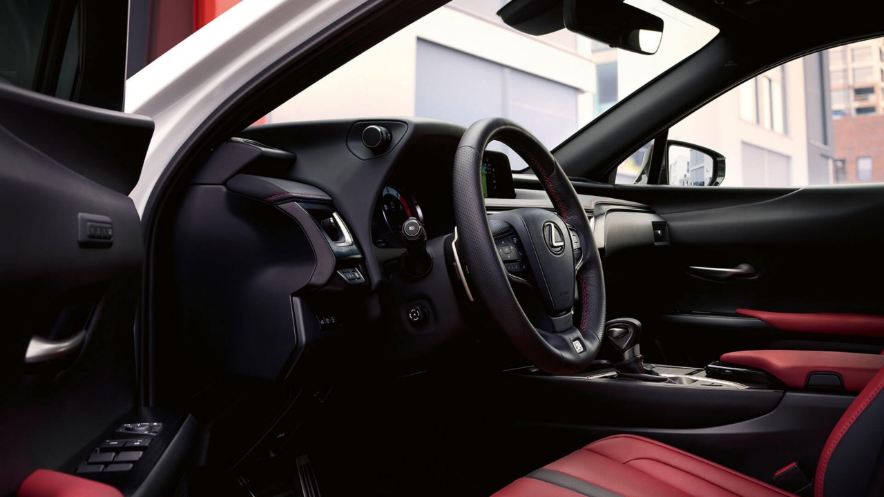 2018-lexus-ux-eu-experience-driver-focused-cockpit-1920x1080tcm-3154-1495167